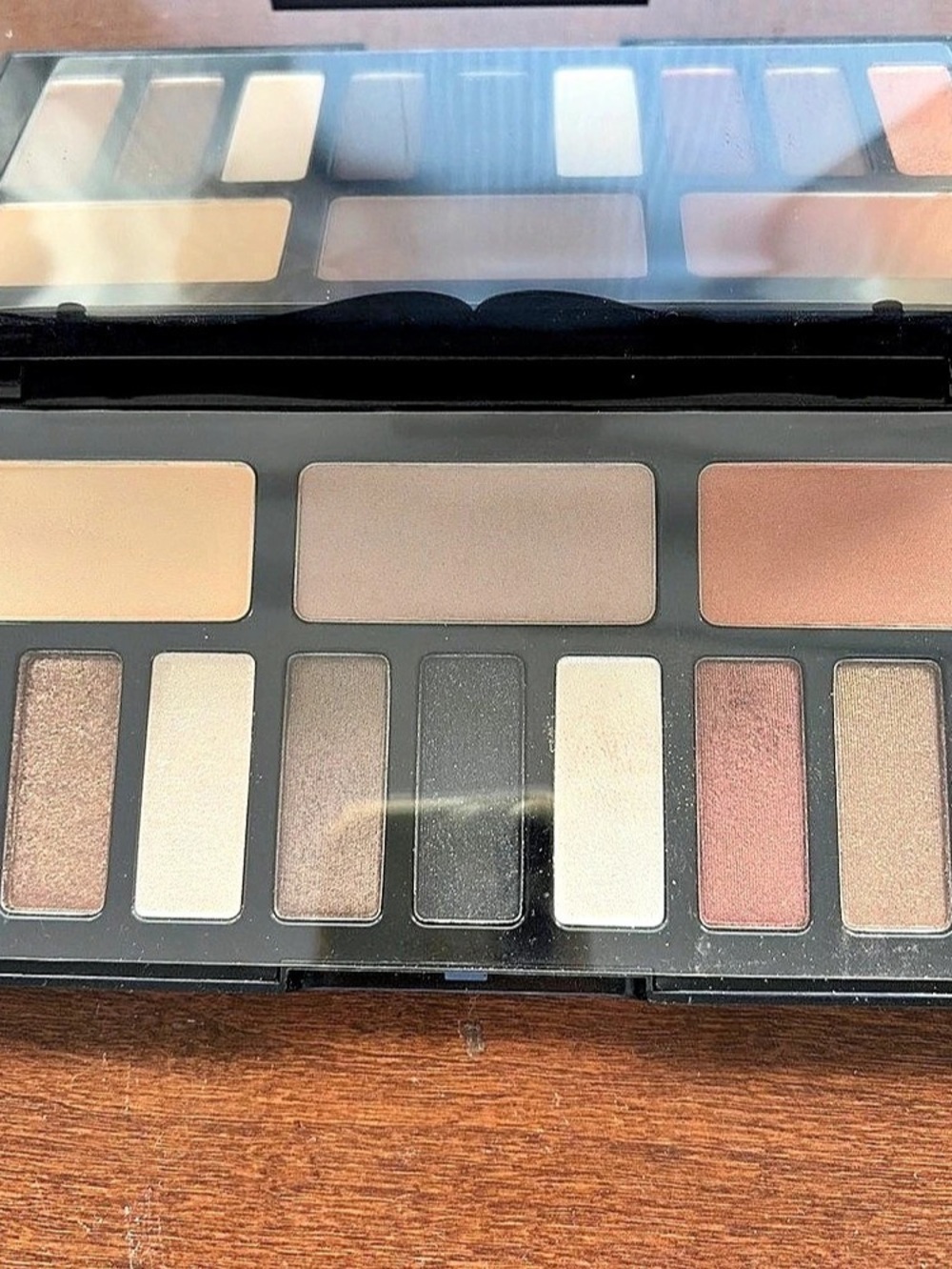 Kat Von D Shade + Light Glimmer Eye Contour Palette